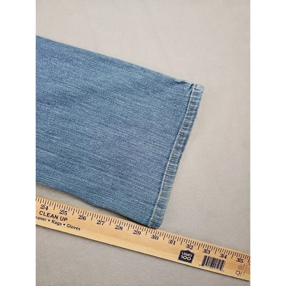 Levis‎ 524 Bootcut Women's 33x30 Light Wash Denim Jeans - Picture 8 of 8